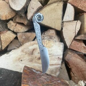 Couteau Brut de forge martelé